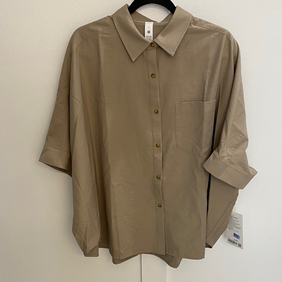 Lululemon LuluLinen Relaxed Button Up - NWT - Picture 1 of 6